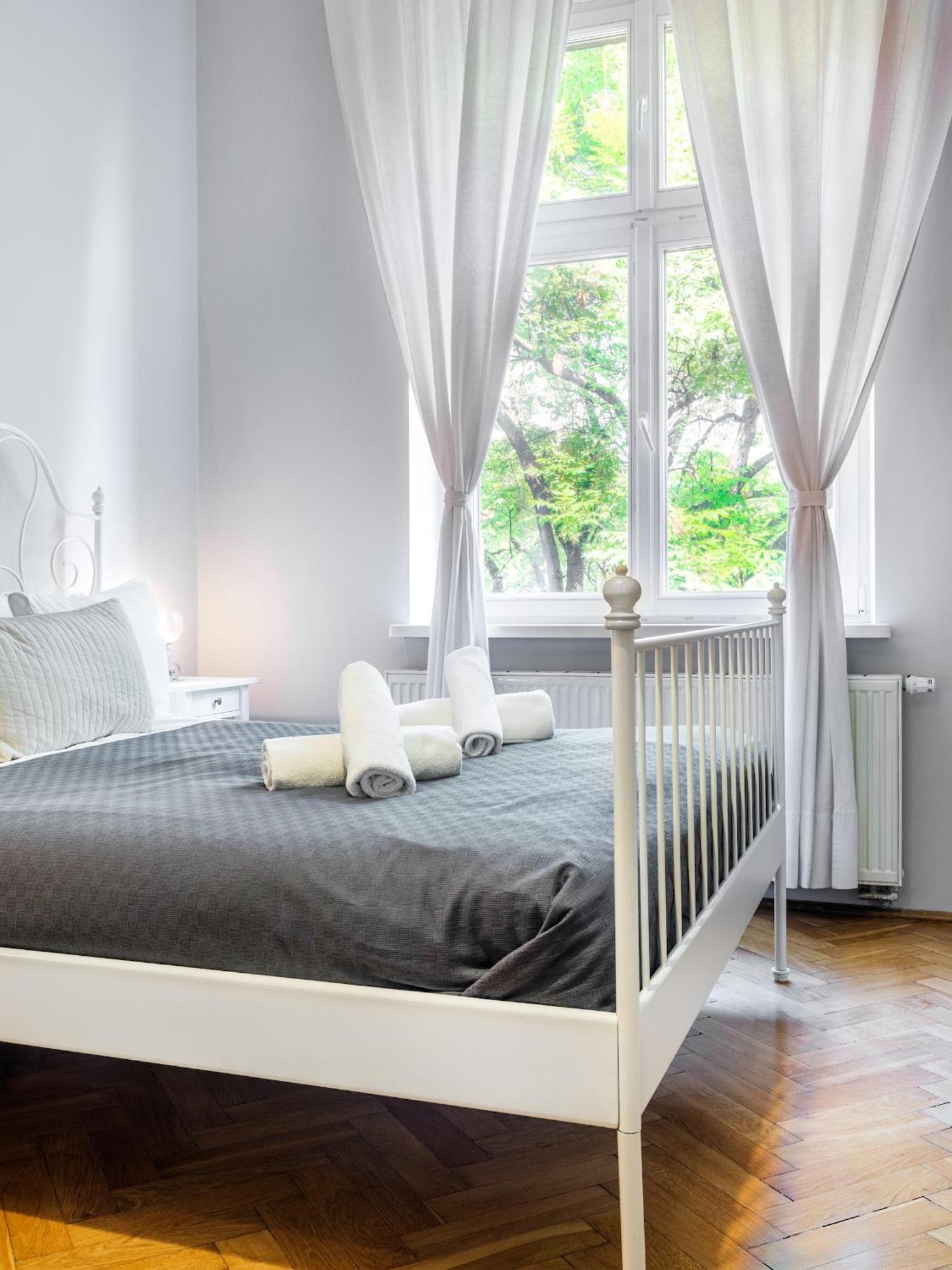 Tyzenhauz Superior Apartment